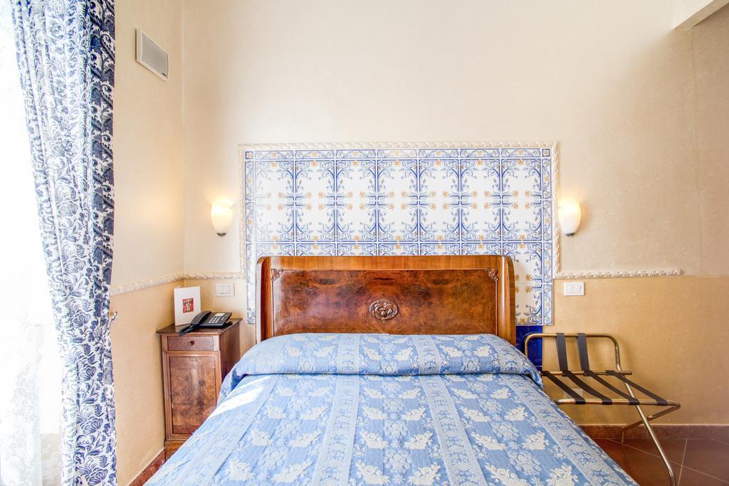 Hotel Picasso ローマ エクステリア 写真